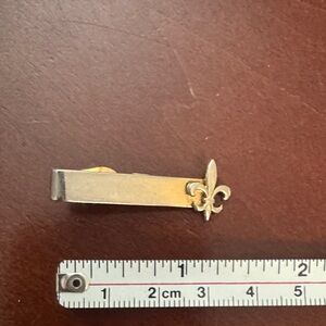 Vintage 1960s SWANK Gold Tone Tie Clip with Fleur-de-Lis Accent